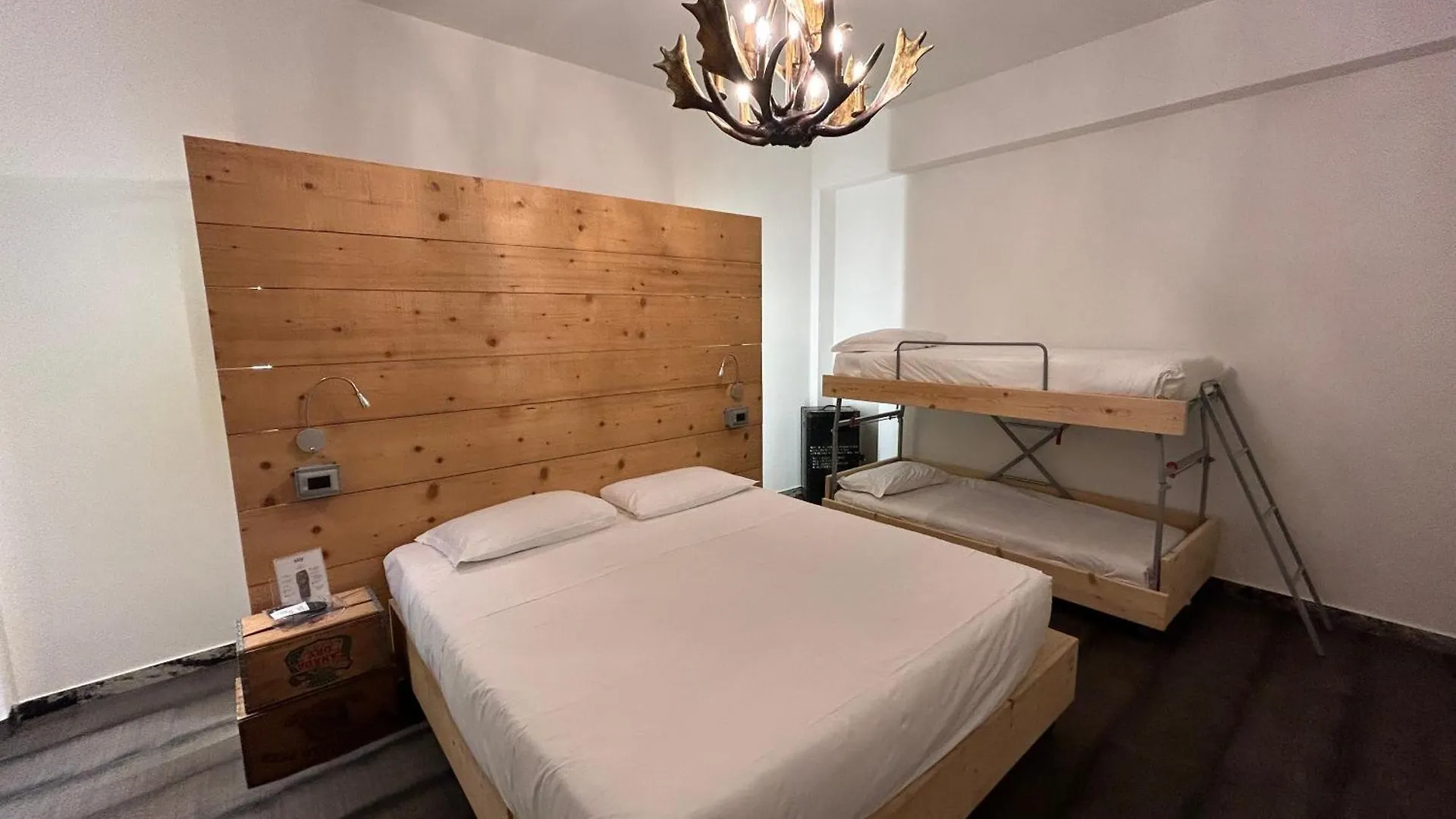 Hotel Perla - The Storyhoteller Riccione 3*,  Włochy