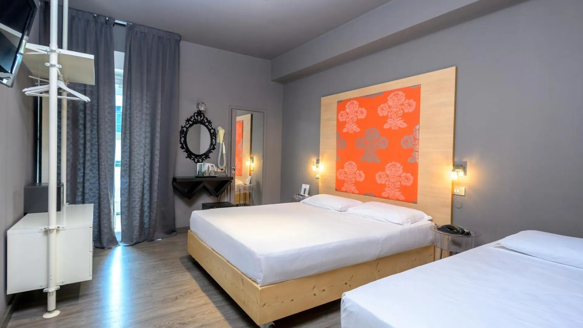 Hotel Perla - The Storyhoteller Riccione 3*,  Włochy